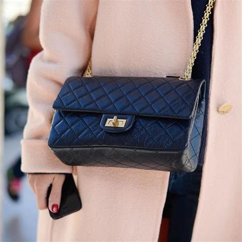 chanel 2.55 street style